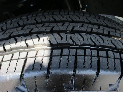 Certified 2026 Jeep Wrangler Sport AWD/4WD image 10