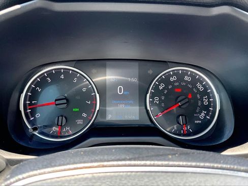Used 2020 Toyota RAV4 XLE Premium FWD image 26