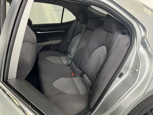 Used 2020 Toyota Camry LE image 21