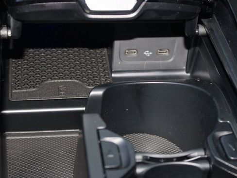 Used 2026 Mercedes-Benz C 300 4MATIC Sedan image 28
