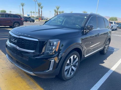 Used 2022 Kia Telluride EX w/ EX Premium Package FWD image 5