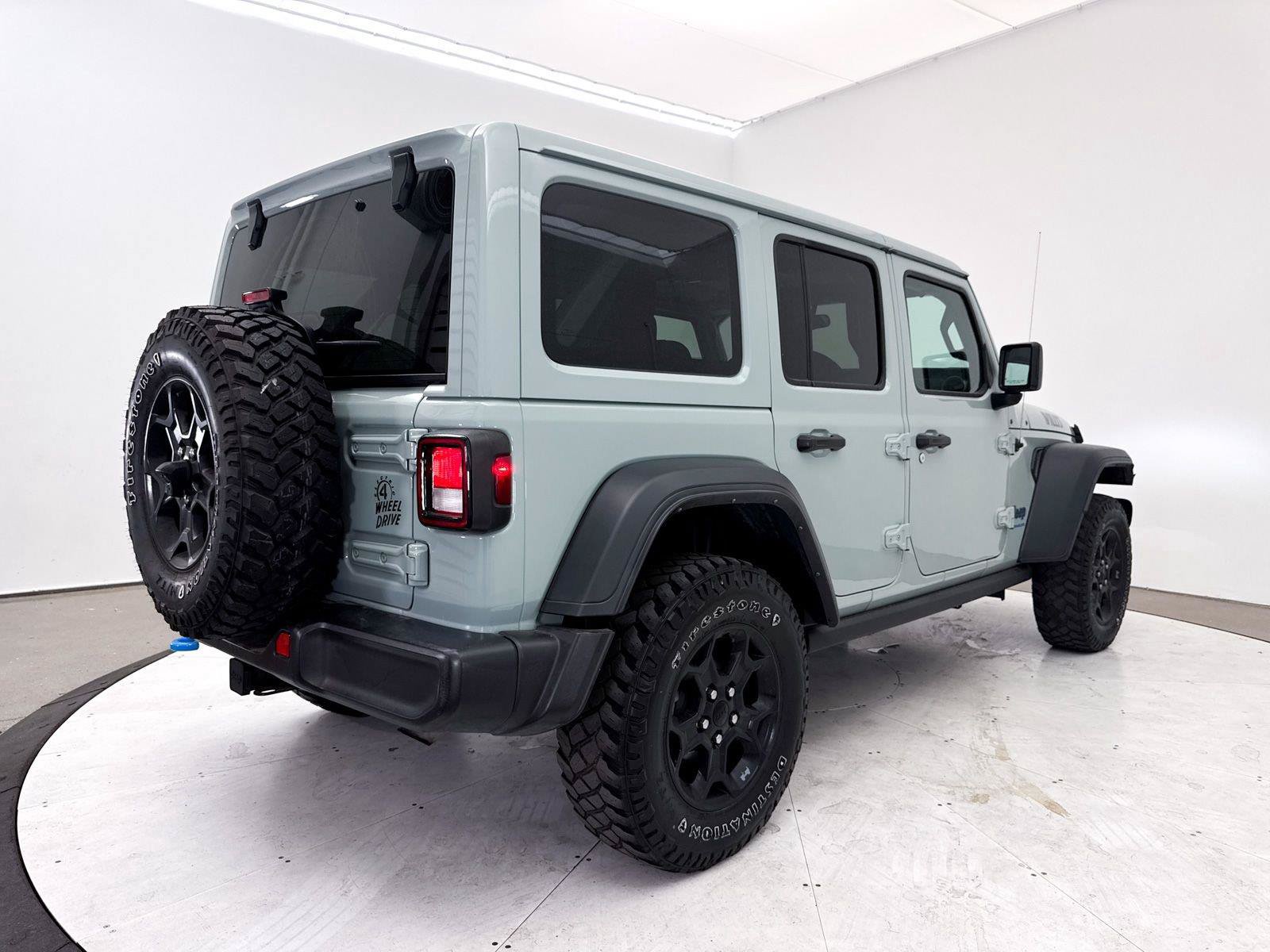 Used 2023 Jeep Wrangler Unlimited w/ Cold Weather Group AWD/4WD image 16