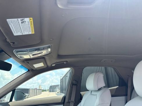 Certified 2026 Genesis GV70 2.5T Advanced AWD/4WD image 21