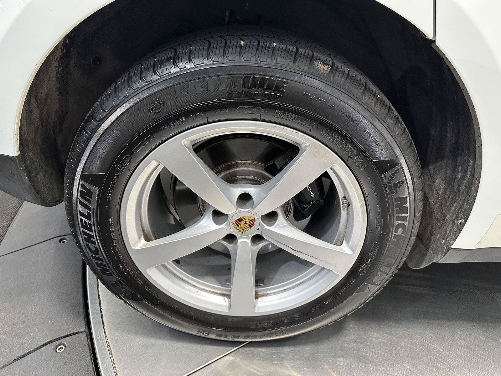 Used 2018 Porsche Macan AWD/4WD image 13