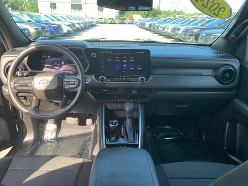 Used 2024 Chevrolet Colorado Trail Boss w/ Advanced Trailering Package AWD/4WD image 8