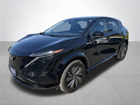 Used 2025 Nissan Ariya AWD image 2