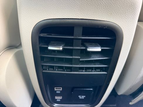 Used 2019 Lincoln MKC Reserve FWD image 31