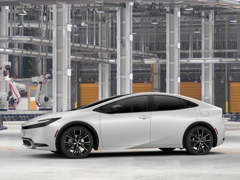 New 2026 Toyota Prius XLE FWD image 3