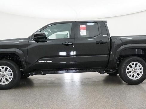 Used 2026 Toyota Tacoma SR5 AWD/4WD image 22