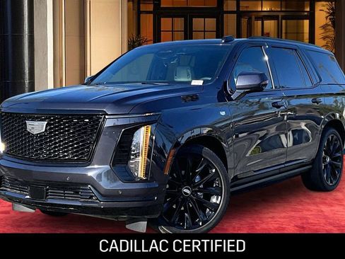 Used 2025 Cadillac Escalade Sport Platinum w/ LPO, ONYX Package AWD/4WD image 1