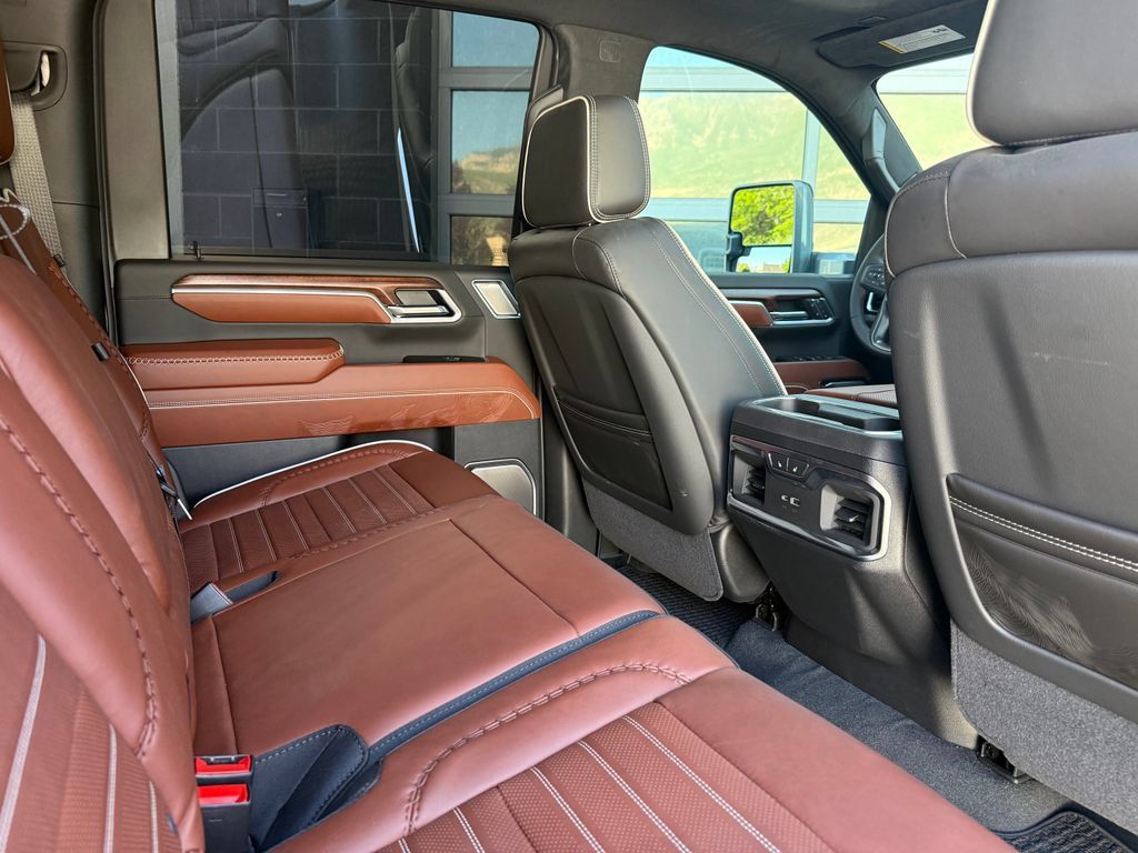 Used 2026 GMC Sierra 3500 Denali Ultimate AWD/4WD image 45