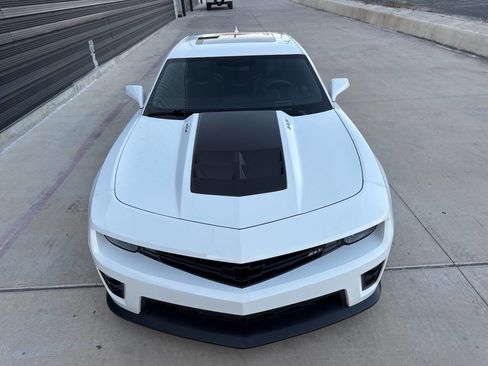 Used 2014 Chevrolet Camaro ZL1 RWD image 21