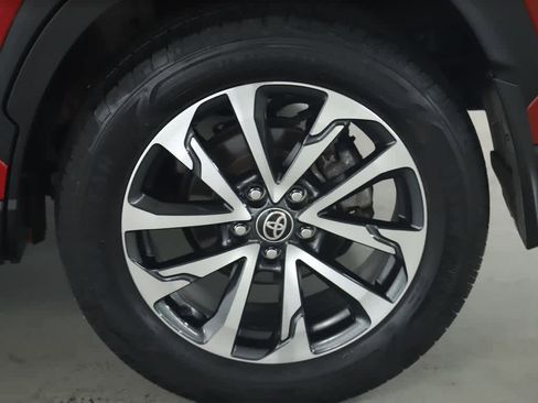 Certified 2023 Toyota Corolla Cross XLE w/ Convenience Package FWD image 39
