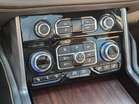 Used 2024 GMC Yukon Denali Ultimate image 31