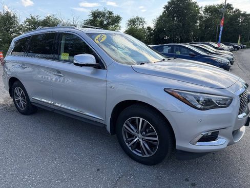 Used 2017 INFINITI QX60 Luxe w/ Premium Plus Package AWD/4WD image 2
