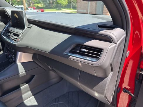 Used 2024 Chevrolet Tahoe LT w/ Luxury Package AWD/4WD image 13