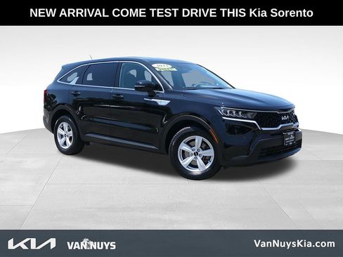 Used 2023 Kia Sorento LX FWD image 30
