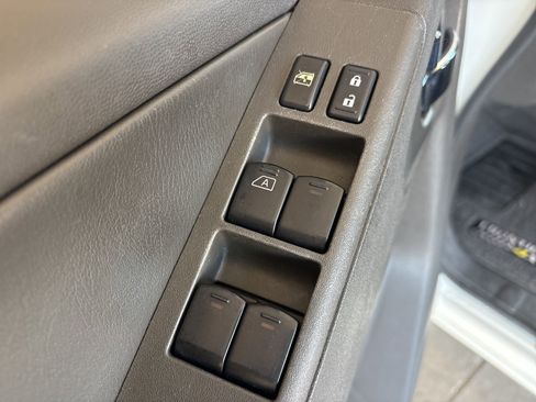 Used 2019 Nissan Frontier PRO-4X w/ Pro-4x Luxury Package image 12