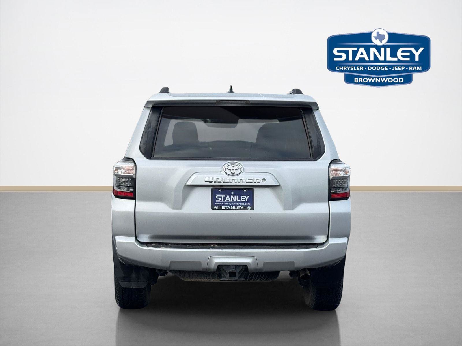 Used 2021 Toyota 4Runner SR5 AWD/4WD image 7