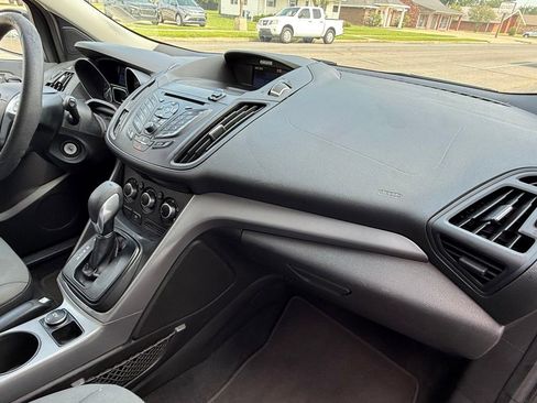 Used 2015 Ford Escape SE FWD image 21