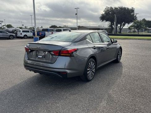 Used 2026 Nissan Altima 2.5 SV FWD image 3