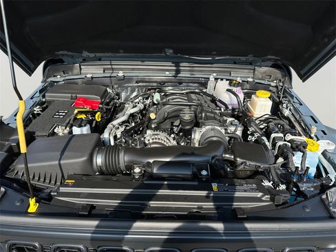 New 2025 Jeep Gladiator Sport image 9