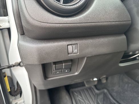 Used 2025 Chevrolet Colorado Trail Boss AWD/4WD image 19