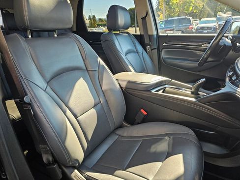 Used 2021 Buick Enclave Premium image 8