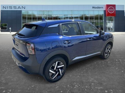Certified 2025 Nissan Kicks SV image 5