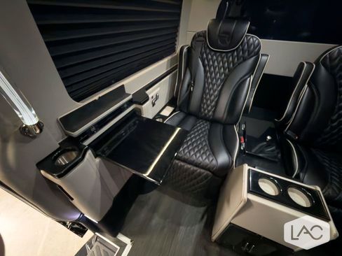 Used 2018 Mercedes-Benz Sprinter 2500 image 20