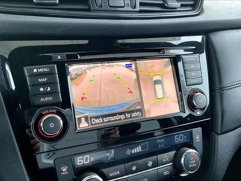 Used 2018 Nissan Rogue SL FWD image 26