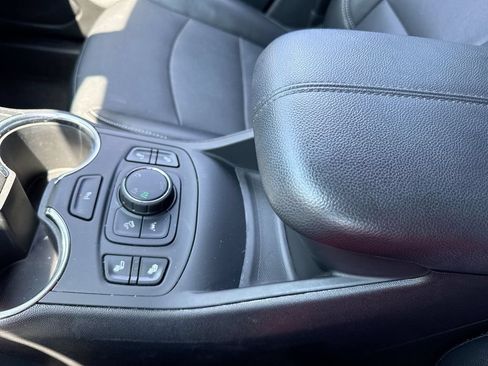 Used 2019 GMC Terrain SLT FWD image 21