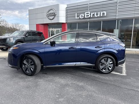 Used 2025 Nissan Murano SL image 3