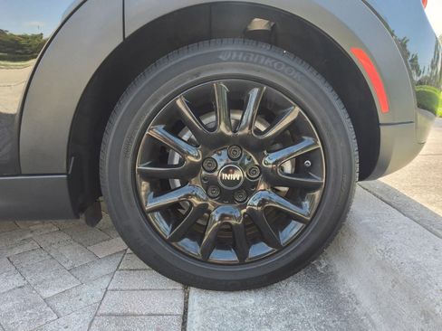 Used 2020 MINI Cooper 4-Door Hardtop w/ Signature Upholstery Package image 40