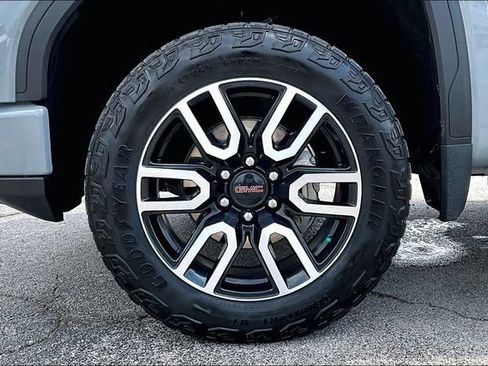 Used 2024 GMC Sierra 1500 AT4 w/ Technology Package AWD/4WD image 35