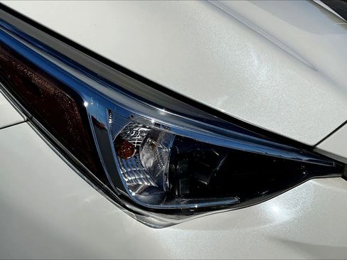 Used 2024 Subaru Crosstrek 2.0i Premium image 27