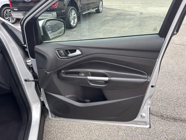Used 2018 Ford Escape Titanium w/ Ford Safe & Smart Package AWD/4WD image 41