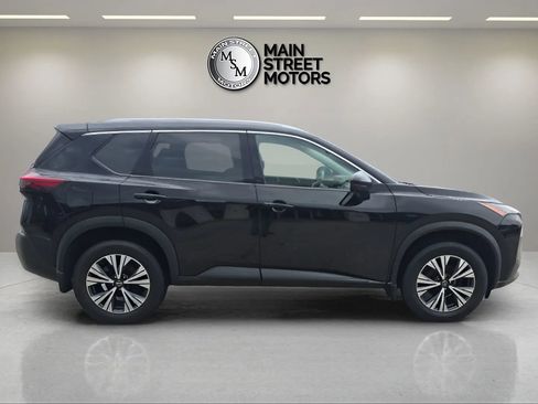 Used 2021 Nissan Rogue SV image 6