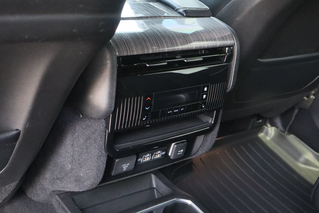 Used 2022 Jeep Wagoneer Series III w/ Flexible Seating Group RWD image 25