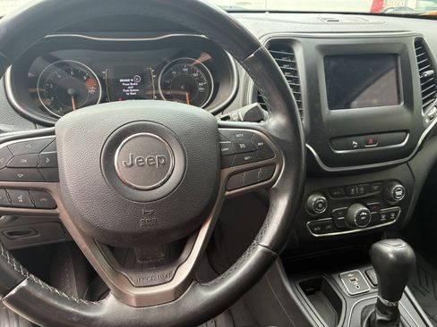 Used 2020 Jeep Cherokee Latitude Plus FWD image 9