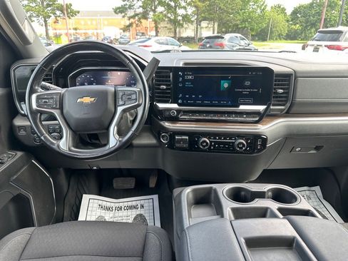 Used 2023 Chevrolet Silverado 1500 LT w/ Z71 Off-Road Package image 8
