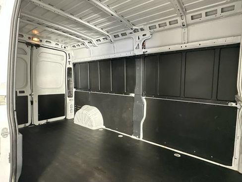 Used 2023 RAM ProMaster 2500 FWD image 4