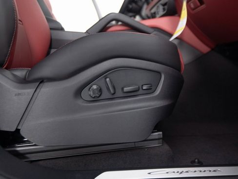 New 2026 Porsche Cayenne image 35