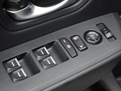 Used 2025 Honda Pilot Touring image 26