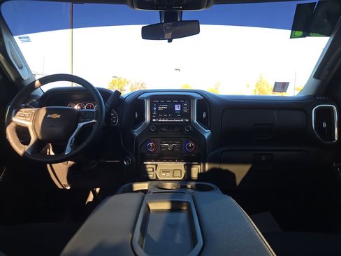 Used 2021 Chevrolet Silverado 1500 LT image 14