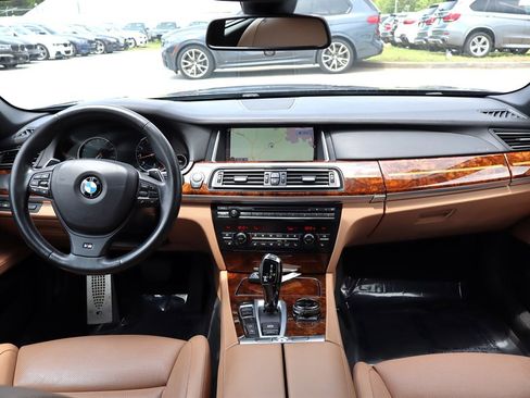 Used 2015 BMW 750Li RWD image 12