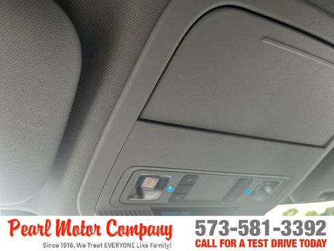 Used 2022 Ford Explorer XLT w/ Class IV Trailer Tow Package AWD/4WD image 14