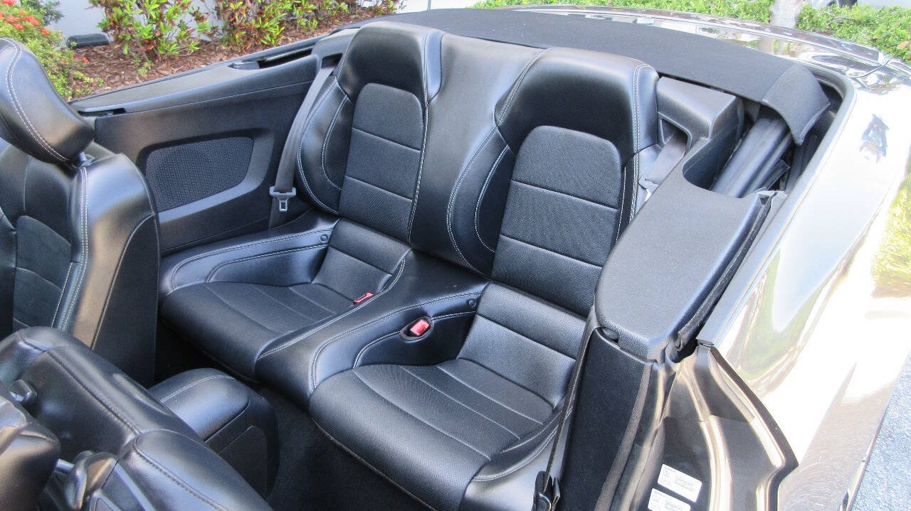 Used 2019 Ford Mustang Premium w/ Equipment Group 201A RWD image 14