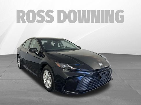 Used 2025 Toyota Camry LE FWD image 3