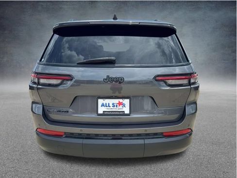 Used 2023 Jeep Grand Cherokee L Laredo AWD/4WD image 9